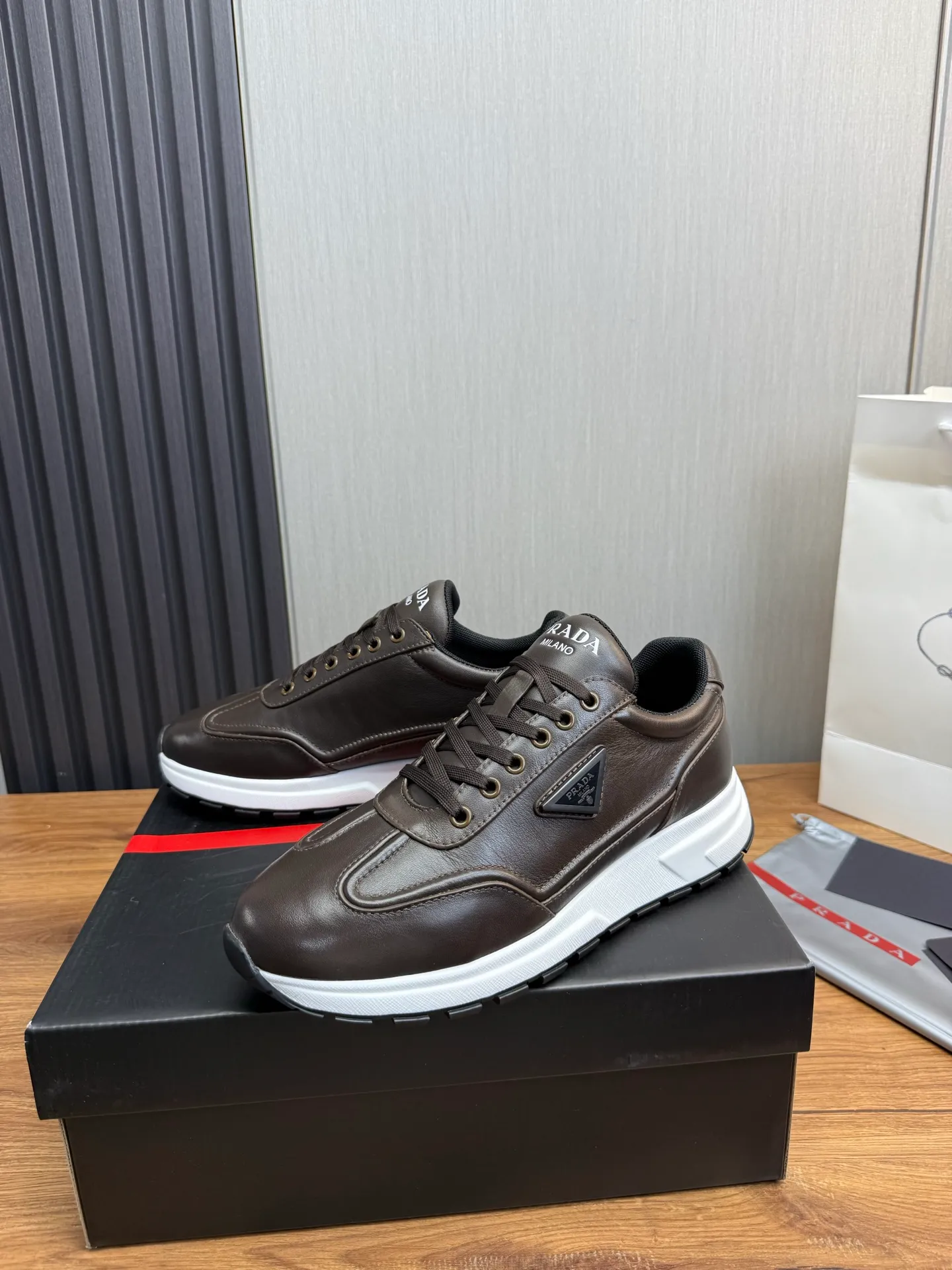 Factory price 640💰 [PRADA] Popular items in men's shoe counters, synchronized with the official website, 1 high-quality shipment ✔️Original cowhide + cowhide lining, 1🆚1 replica, original sole, 38-45 (45 customized, non-refundable)